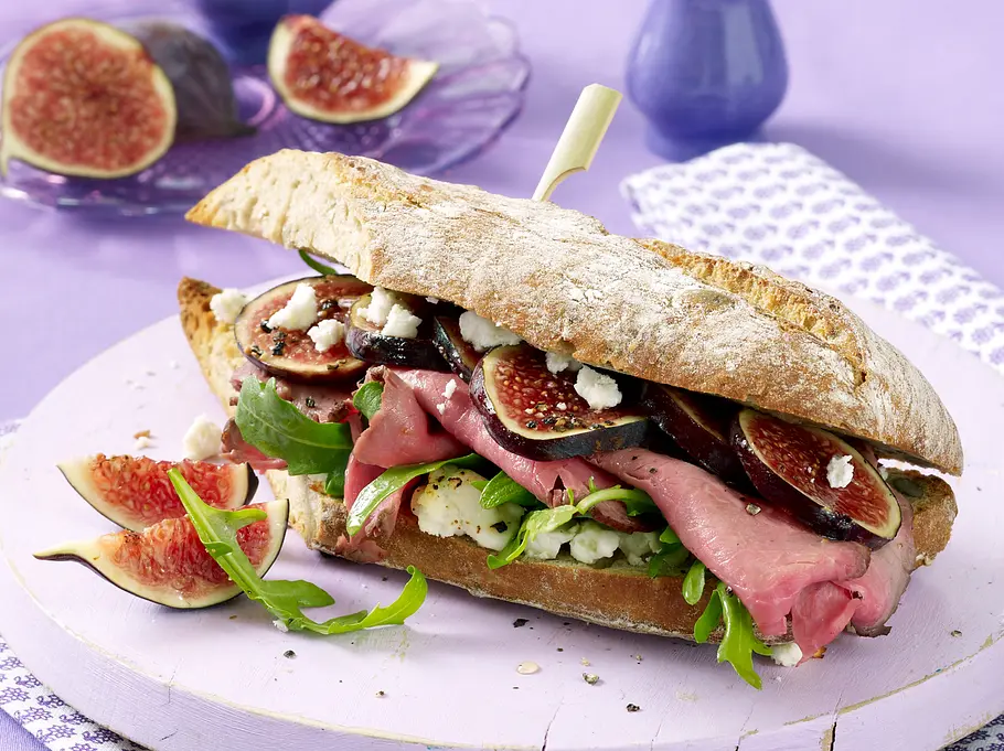 Warmes Roastbeef-Feigen-Sandwich Rezept Warmes Roastbeef-Feigen-Sandwich Rezept