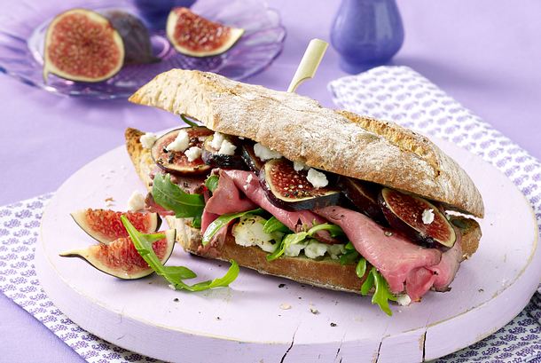 Warmes Roastbeef-Feigen-Sandwich Rezept Warmes Roastbeef-Feigen-Sandwich Rezept