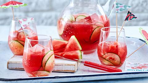Wassermelonen-Bowle schmeckt köstlich und erfrischend - Foto: House of Food / Bauer Food Experts KG