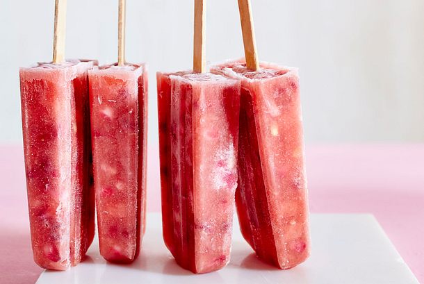 Wassermelonen-Granatapfel-Eis am Stil Rezept Wassermelonen-Granatapfel-Eis am Stil Rezept