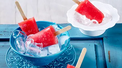 Wassermelonen-Holunder-Eis Rezept - Foto: LECKER @ Bauer Media Group