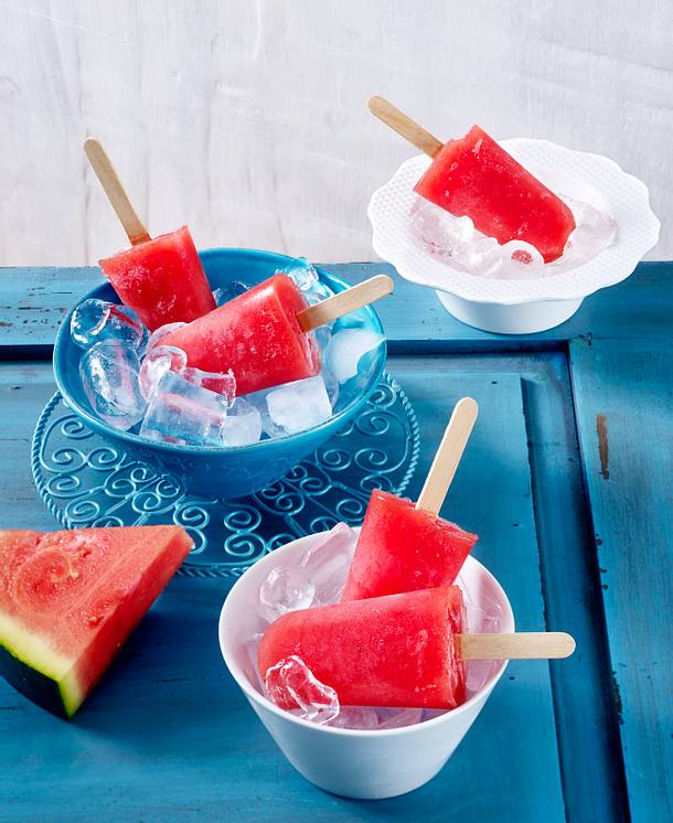 Wassermelonen-Holunder-Eis Rezept | LECKER
