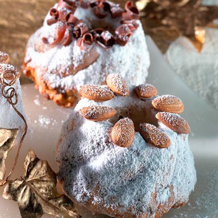 Weihnachtliche Mini-Napfkuchen Rezept Weihnachtliche Mini-Napfkuchen Rezept
