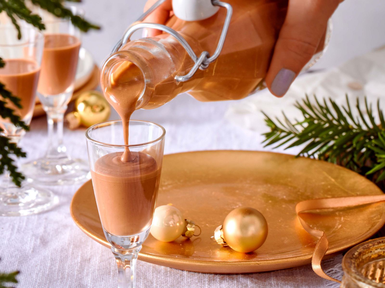 Weihnachtlicher Cappuccino-Likör Rezept | LECKER