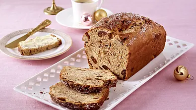 Weihnachtliches Früchtebrot Rezept - Foto: LECKER @ Bauer Media Group