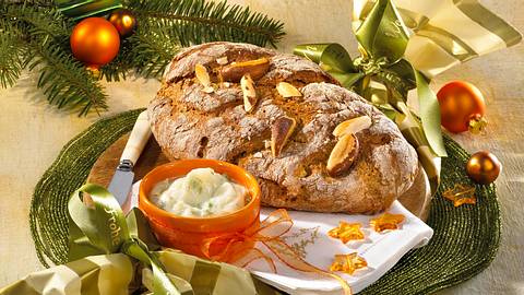 Weihnachtliches Nussbrot mit Gänseschmalz Rezept - Foto: Först, Thomas