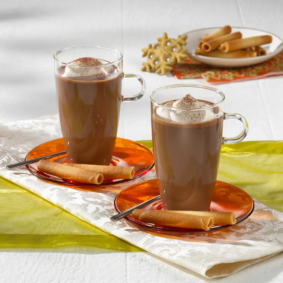 Weihnachts-Schokolade mit Baileys-Sahne Rezept Weihnachts-Schokolade mit Baileys-Sahne Rezept