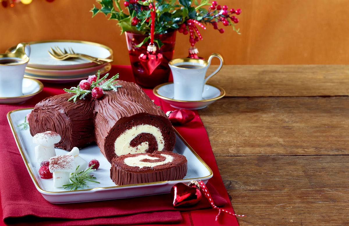 Weihnachts-Schokoladen-Biskuitrolle Rezept