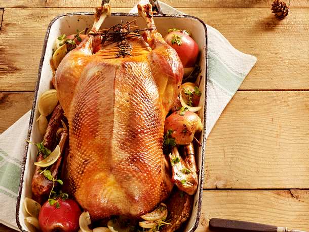 Weihnachtsgans mit Apfel-Rotweinsoße Rezept