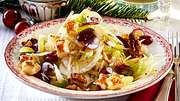 Weihnachtssalat mit Knusper-Sternen Rezept - Foto: House of Food / Bauer Food Experts KG