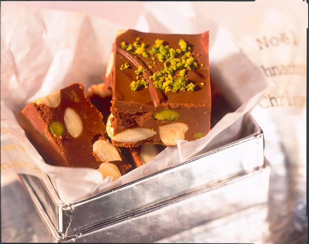 Weihnachtsschokoladen-Nuss-Würfel Rezept Weihnachtsschokoladen-Nuss-Würfel Rezept