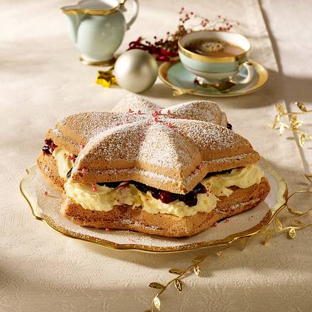 Weihnachtsstern mit Vanille-Mascarpone-Creme Rezept Weihnachtsstern mit Vanille-Mascarpone-Creme Rezept