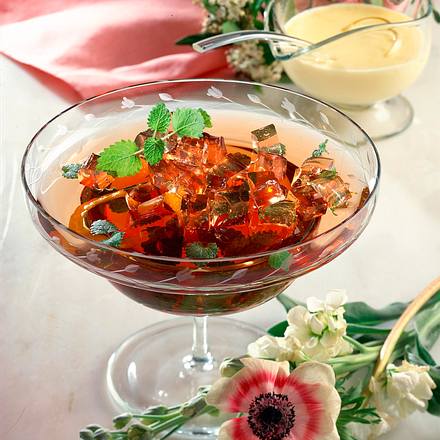 Weingelee mit Vanillesoße Rezept Weingelee mit Vanillesoße Rezept