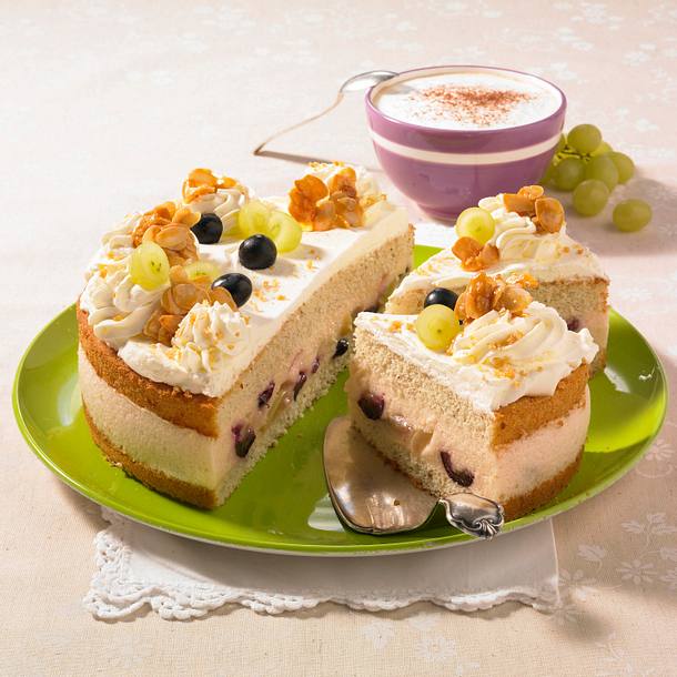 Weinschaum-Torte mit Trauben Rezept Weinschaum-Torte mit Trauben Rezept