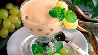 Weinschaumcreme mit Weintrauben Rezept - Foto: LECKER @ Bauer Media Group