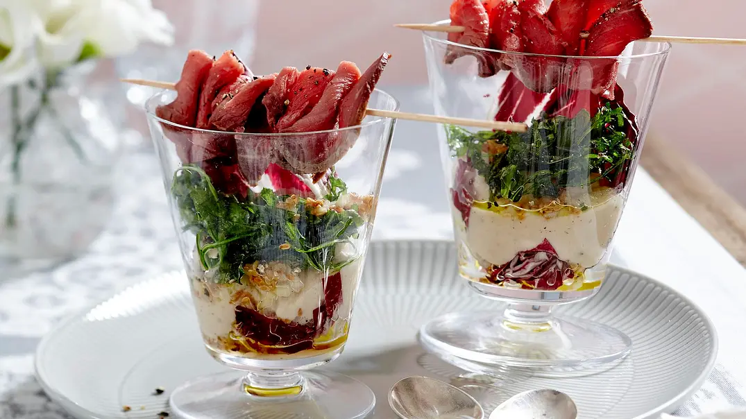 Weiße-Bohnen-Creme mit Roastbeef Rezept - Foto: LECKER @ Bauer Media Group Weiße-Bohnen-Creme mit Roastbeef Rezept - Foto: LECKER @ Bauer Media Group
