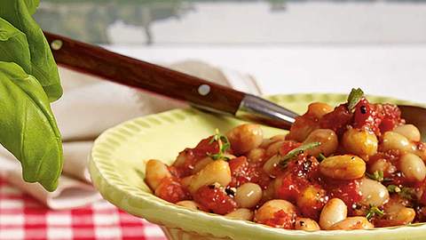 Weiße Bohnen in Thymian-Tomatensoße Rezept - Foto: House of Food / Bauer Food Experts KG
