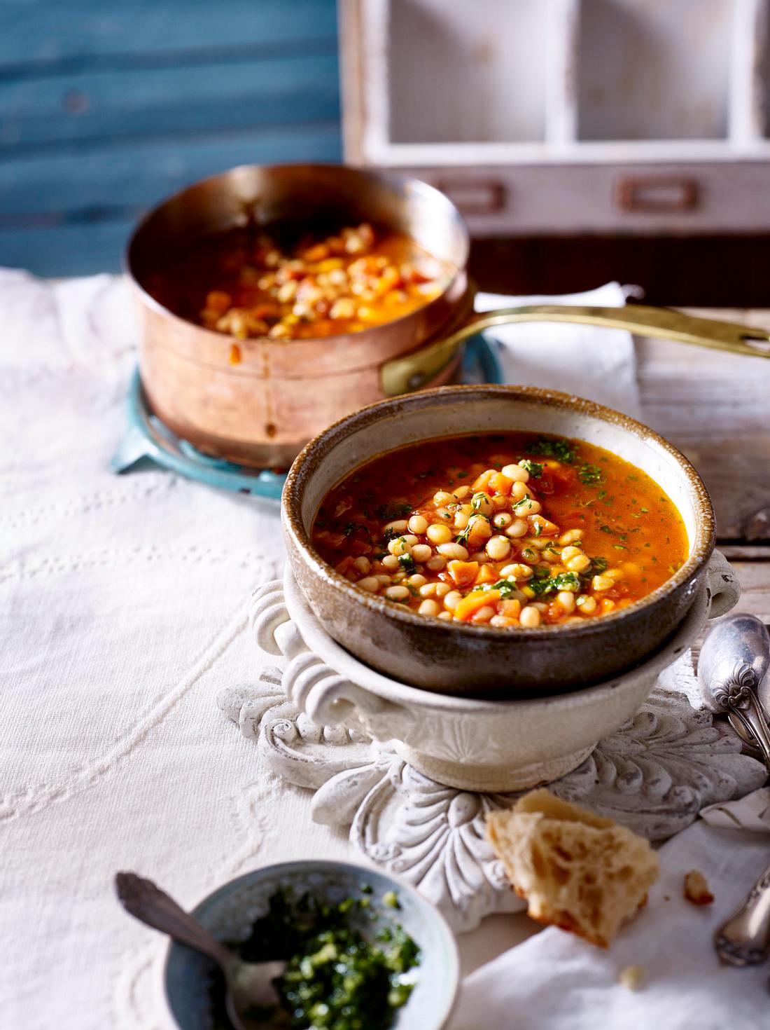 Weiße-Bohnen-Topf mit Pistou Rezept | LECKER