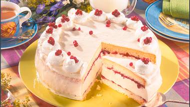 Weiße Mousse-Torte mit Preiselbeeren Rezept - Foto: Först, Thomas