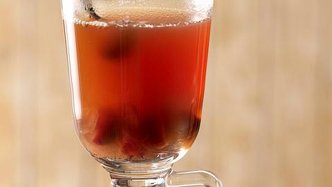 Weißer Glühwein Rezept - Foto: House of Food / Bauer Food Experts KG
