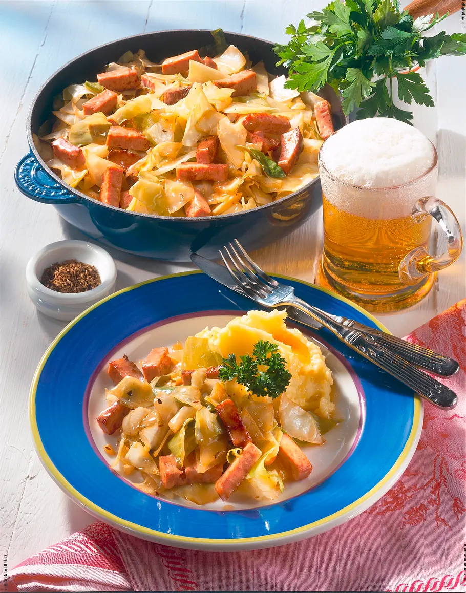 Weißkohl-Pfanne mit Fleischkäse Rezept Weißkohl-Pfanne mit Fleischkäse Rezept