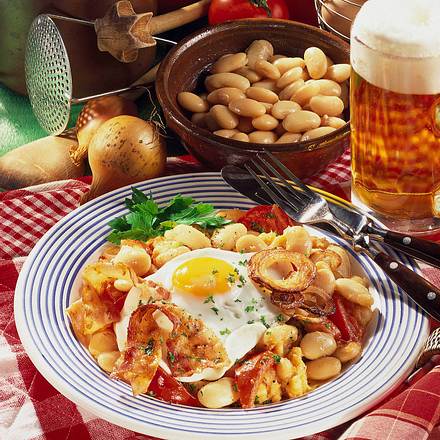 Weiße-Bohnen-Gemüse mit Spiegelei Rezept