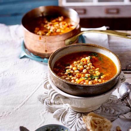 Weiße-Bohnen-Topf mit Pistou Rezept Weiße-Bohnen-Topf mit Pistou Rezept