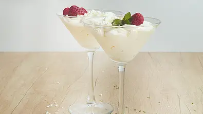 Weiße Mousse au Chocolat - das Rezept ohne Ei - Foto: ShowHeroes für LECKER @ Bauer Media Group