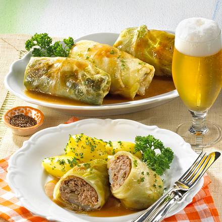 Weißkohlrouladen mit Hackfüllung Rezept Weißkohlrouladen mit Hackfüllung Rezept