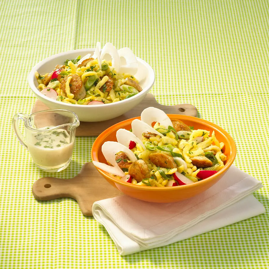 Weißwurst-Spätzle-Salat mit Senfvinaigrette Rezept Weißwurst-Spätzle-Salat mit Senfvinaigrette Rezept