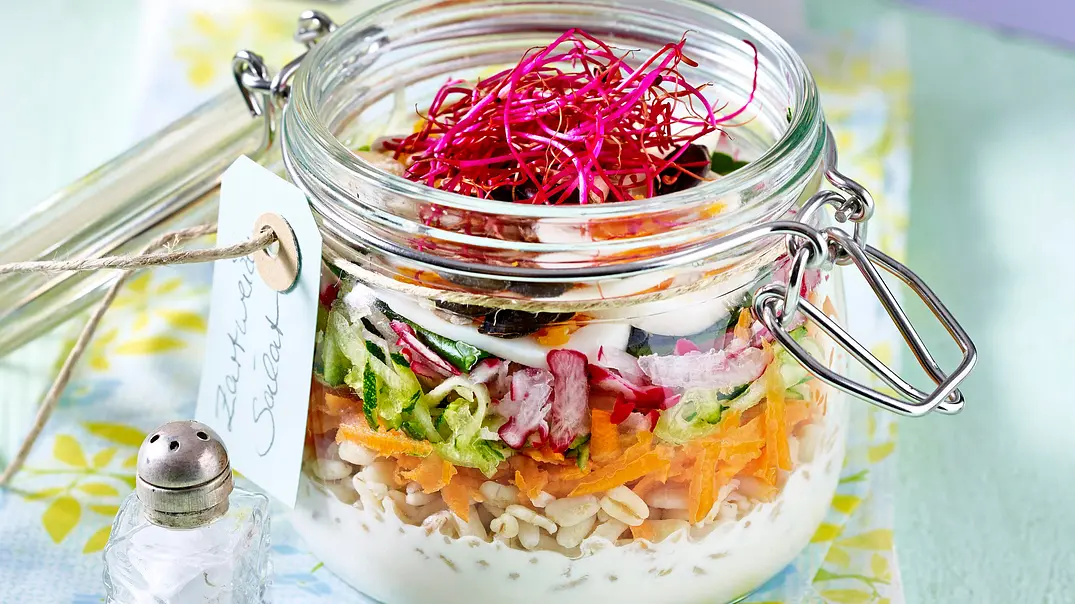 Weizen-Gartensalat fürs Büro Rezept - Foto: LECKER @ Bauer Media Group Weizen-Gartensalat fürs Büro Rezept - Foto: LECKER @ Bauer Media Group