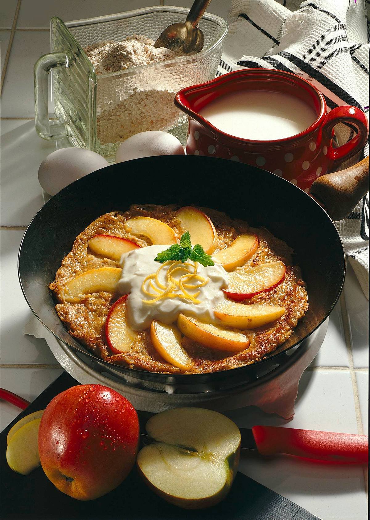 Weizenvollkorn-Pfannkuchen mit Apfelspalten und Zimt Rezept