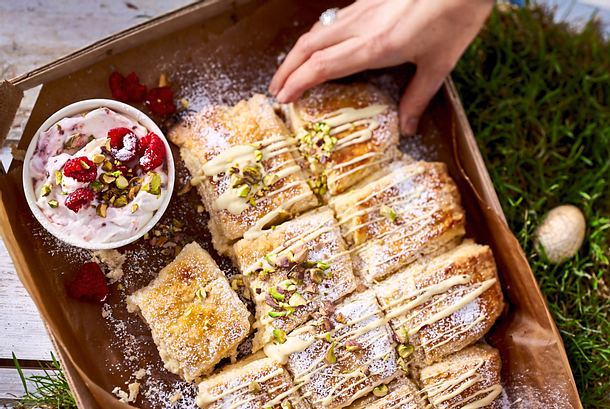 Weiße Scones mit Himbeercreme Rezept Weiße Scones mit Himbeercreme Rezept