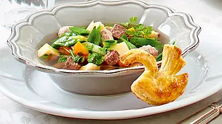 Westfälische Hochzeitssuppe Rezept - Foto: LECKER @ Bauer Media Group Westfälische Hochzeitssuppe Rezept - Foto: LECKER @ Bauer Media Group