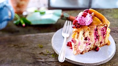 Wickelkuchen mit Cheesecake-Creme Rezept - Foto: LECKER @ Bauer Media Group