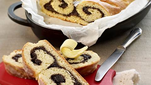 Wickelkuchen mit Mohnfüllung Rezept - Foto: House of Food / Bauer Food Experts KG