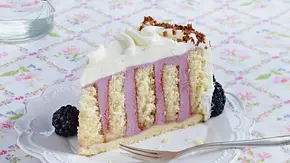 Wickeltorte mit Brombeeren Rezept - Foto: LECKER @ Bauer Media Group