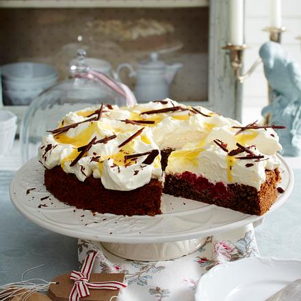 Wiener Himbeerkuchen mit Eierlikörsahne Rezept Wiener Himbeerkuchen mit Eierlikörsahne Rezept