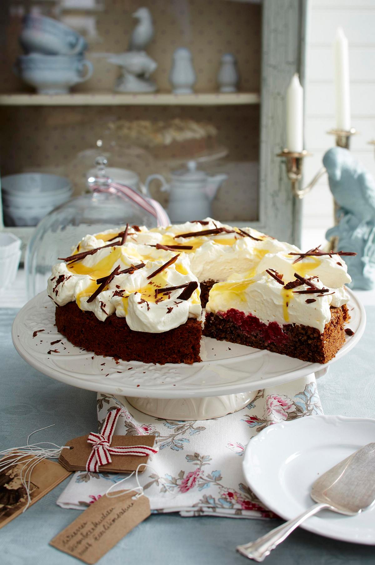 Wiener Himbeerkuchen mit Eierlikörsahne Rezept