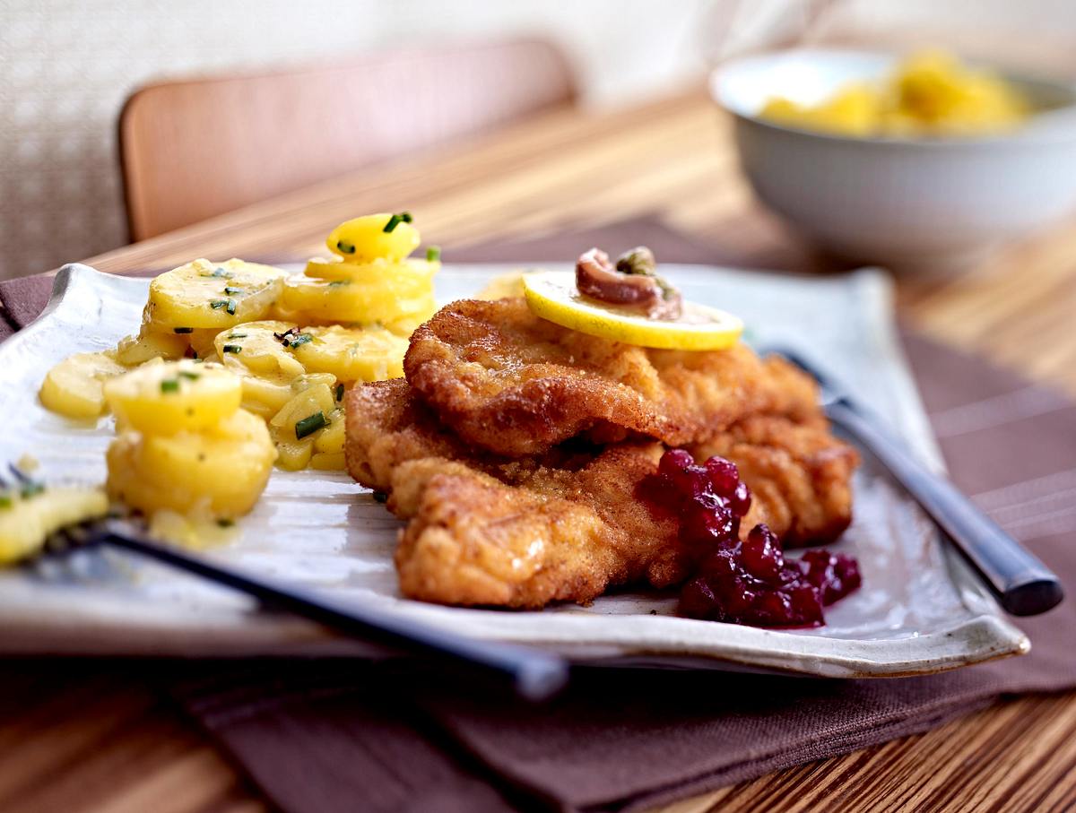 Wiener Schnitzel mit Kartoffelsalat Rezept