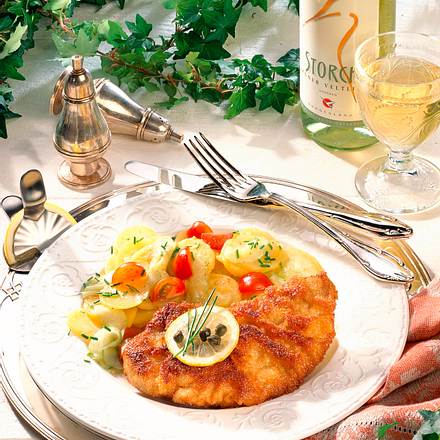 Wiener Schnitzel zu Kartoffel-Gurken-Salat Rezept