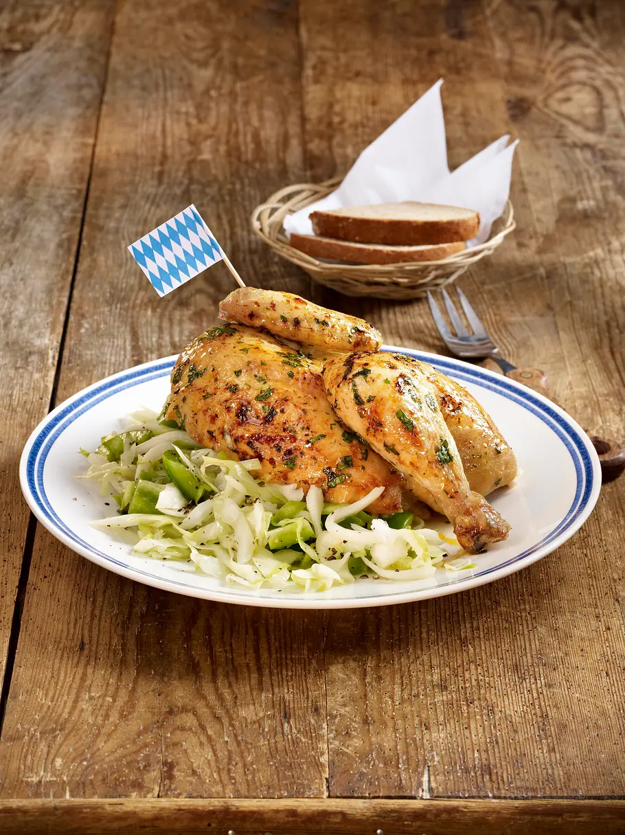 Wiesen-Hendl mit Krautsalat Rezept Wiesen-Hendl mit Krautsalat Rezept