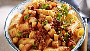 Wilde Bolognese zu Rigatoni Rezept - Foto: House of Food / Bauer Food Experts KG