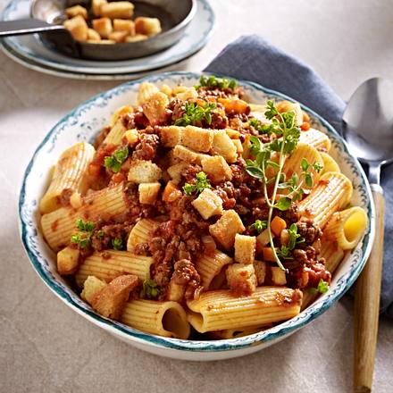 Wilde Bolognese zu Rigatoni Rezept | LECKER