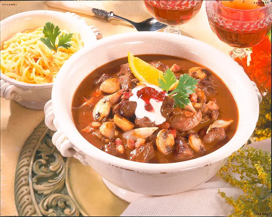 Wildgulasch Rezept Wildgulasch Rezept