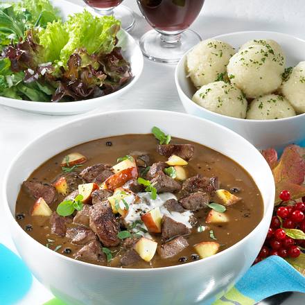 Wildgulasch in Wacholderrahm Rezept Wildgulasch in Wacholderrahm Rezept