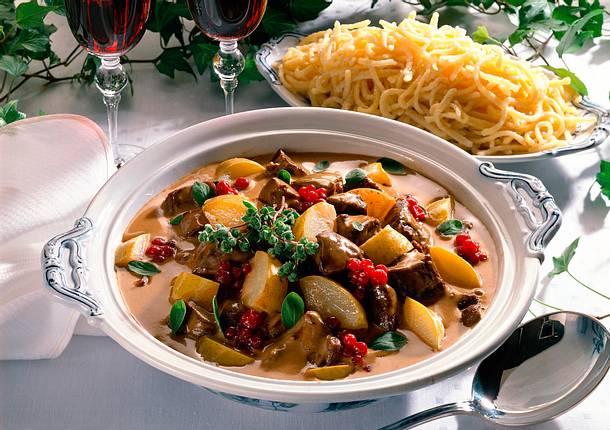 Wildgulasch mit Birnen Rezept Wildgulasch mit Birnen Rezept