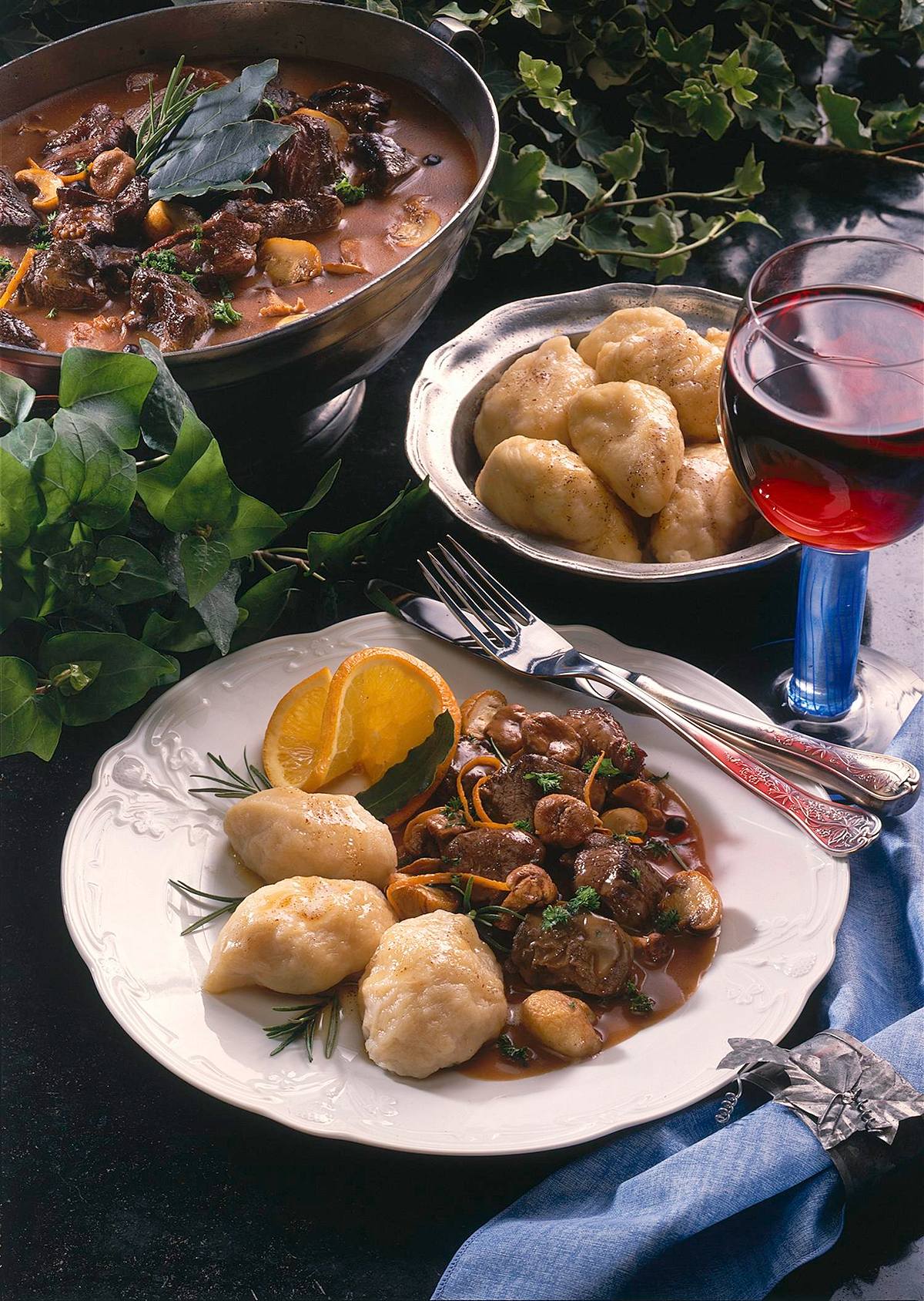 Wildgulasch mit Böhmischen Knödeln Rezept