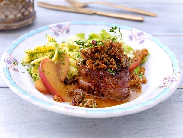 Wildschwein-Medaillons mit Honigkuchenkruste und Calvados-Äpfeln Rezept