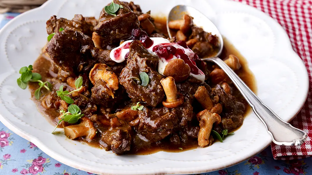 Wildschweingulasch mit Spätzle Rezept - Foto: LECKER @ Bauer Media Group Wildschweingulasch mit Spätzle Rezept - Foto: LECKER @ Bauer Media Group